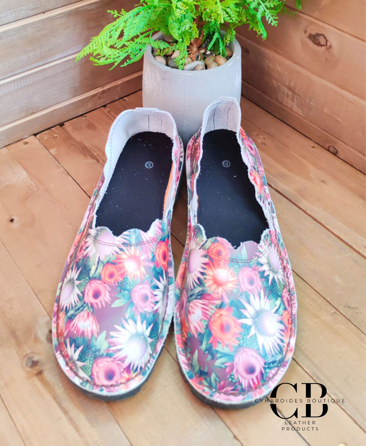 Leather Printed Scallop Slip-on Shoe